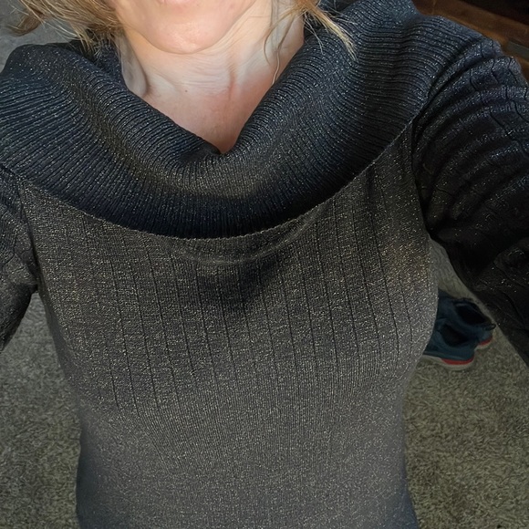 AB studio Ribbed Sweater - Women’s M - Picture 3 of 8